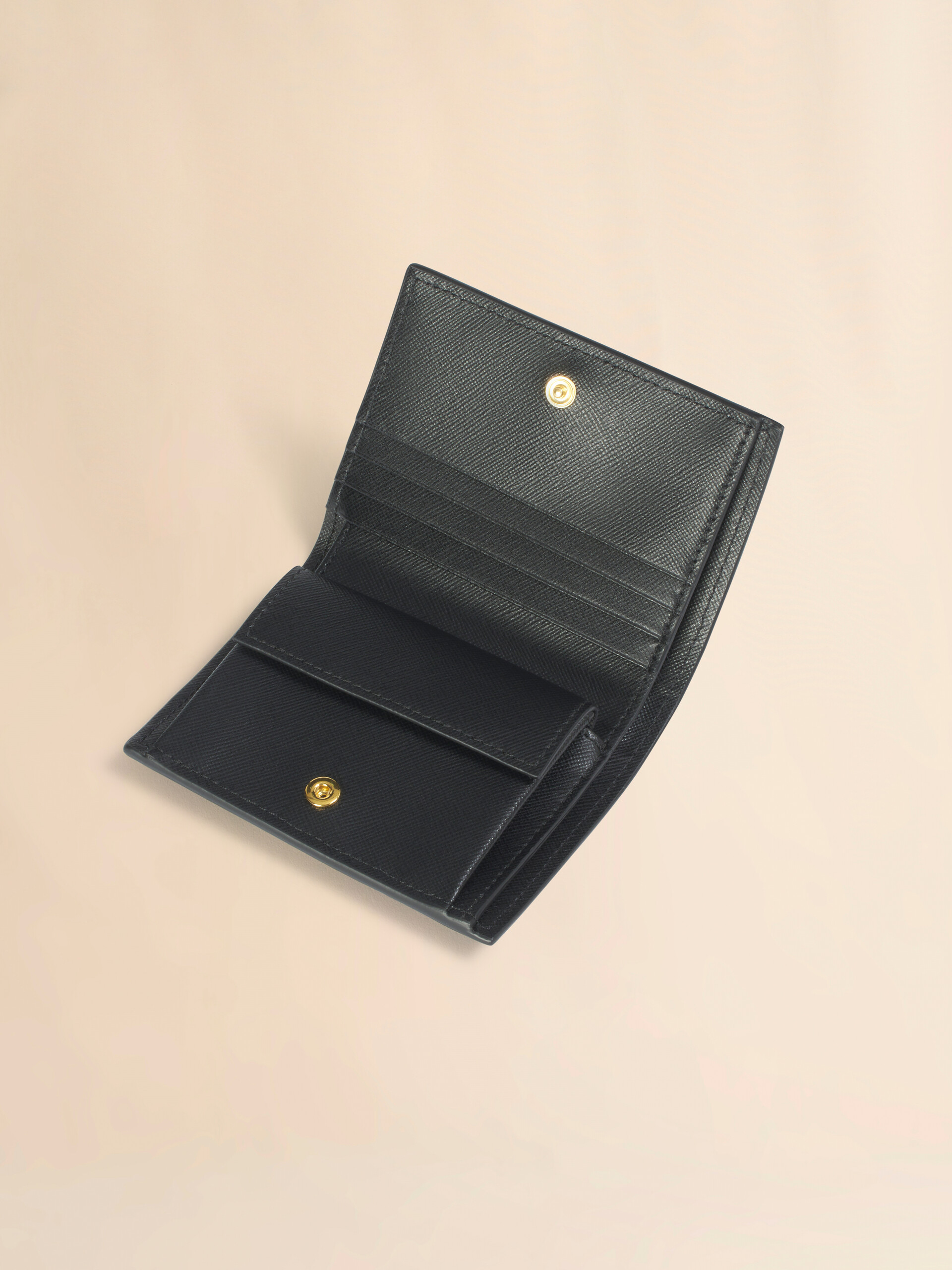 ブラック サフィアーノレザー二つ折りウォレット | Marni