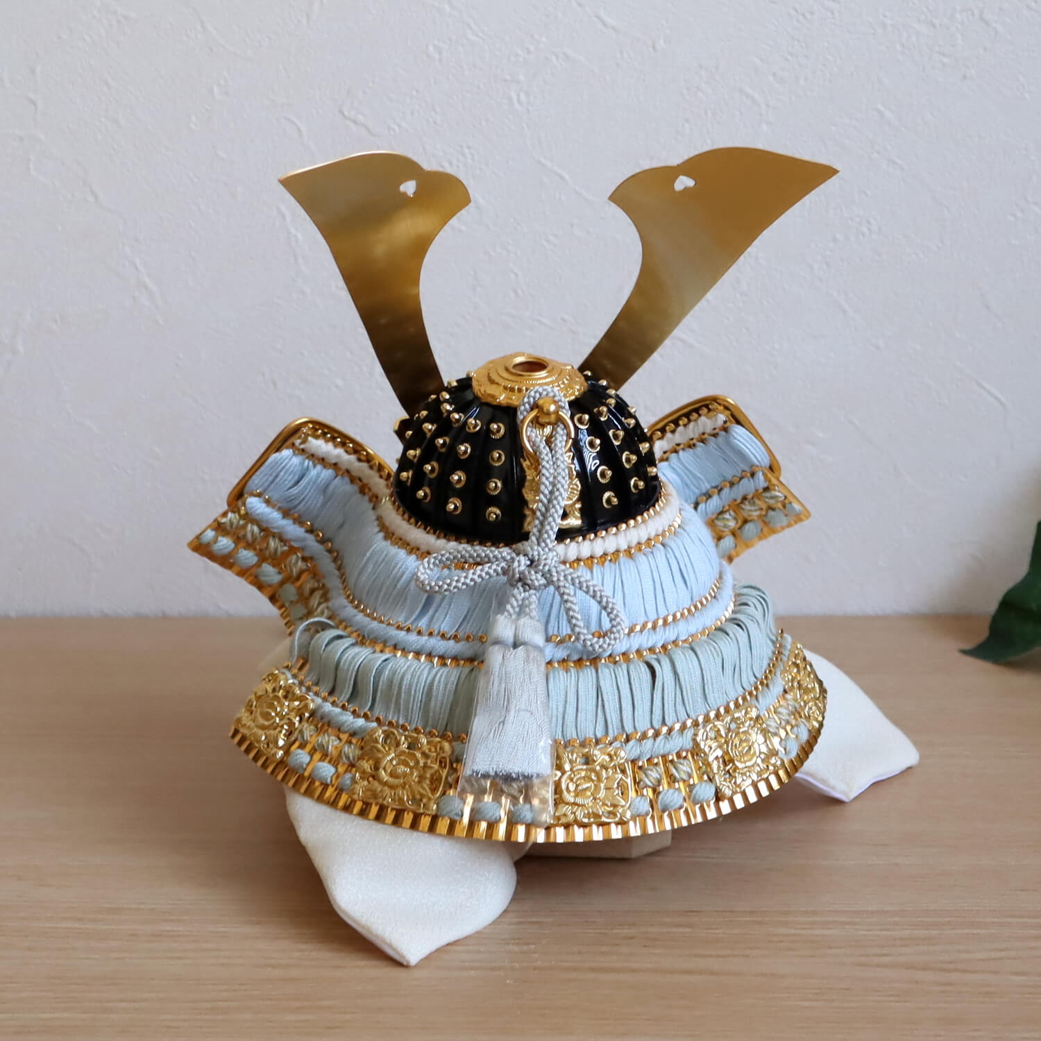 五月人形 伝統工芸士 誠山作 淡黒水色兜 37A 月-tsuki- 日本製円形