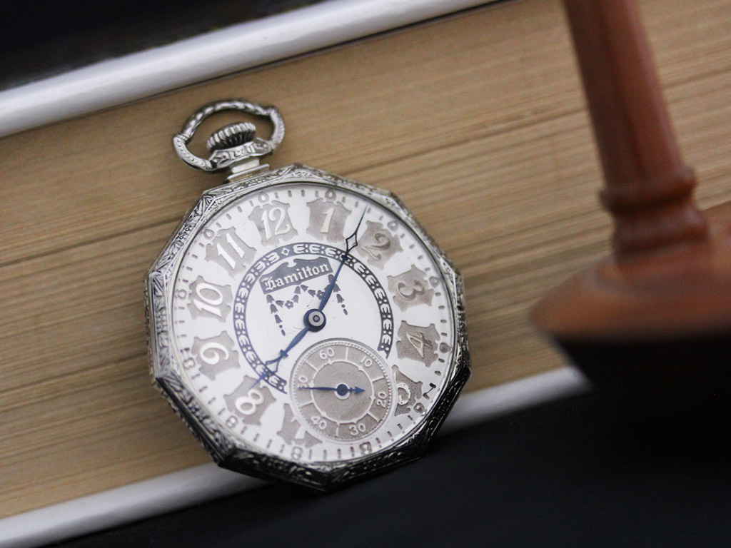 ハミルトン アンティーク懐中時計 アールデコ・立体模様の文字盤