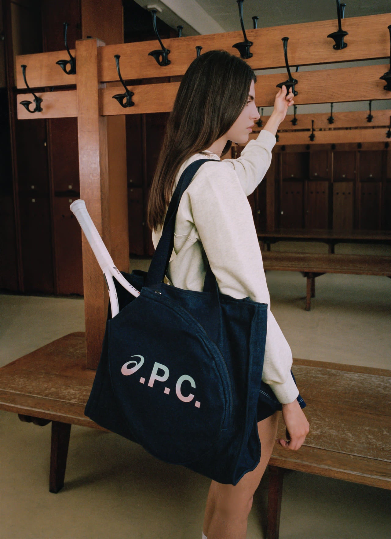 アシックス」と「A.P.C.(アーペーセー)」のコラボが実現！ 初のテニス