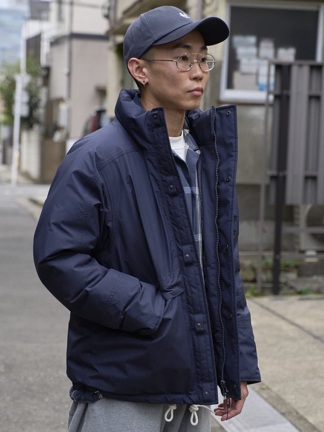 ゴアテックス搭載＆光電子®。スペック・ルックスともに最強のネイビー