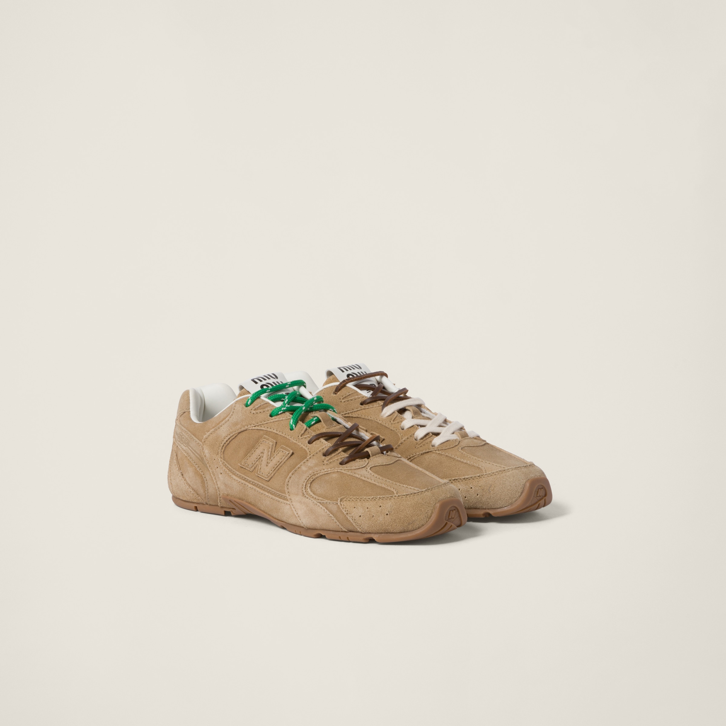 エクリュベージュ New Balance X Miu Miu 530 Sl スエードxメッシュ