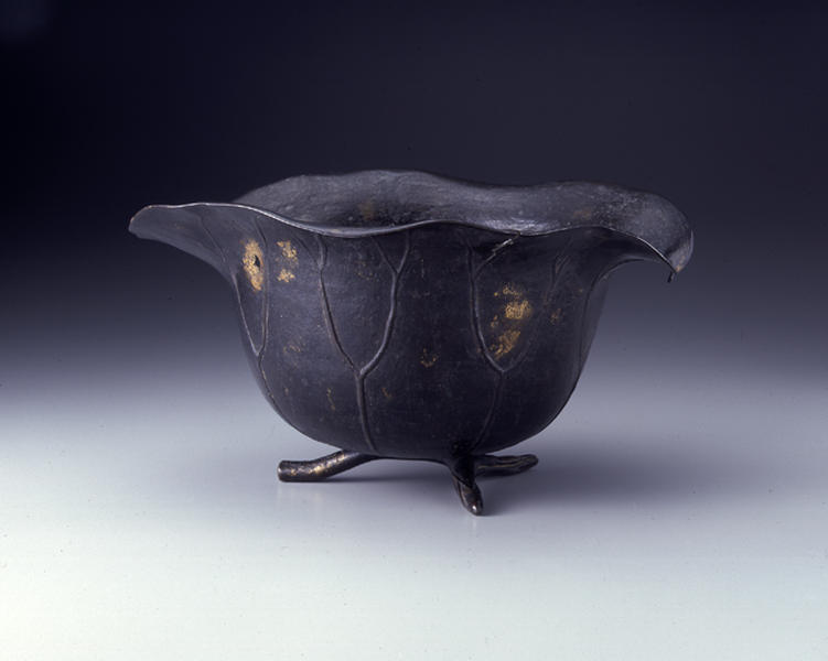 蓮葉形瓶掛 - MIHO MUSEUM