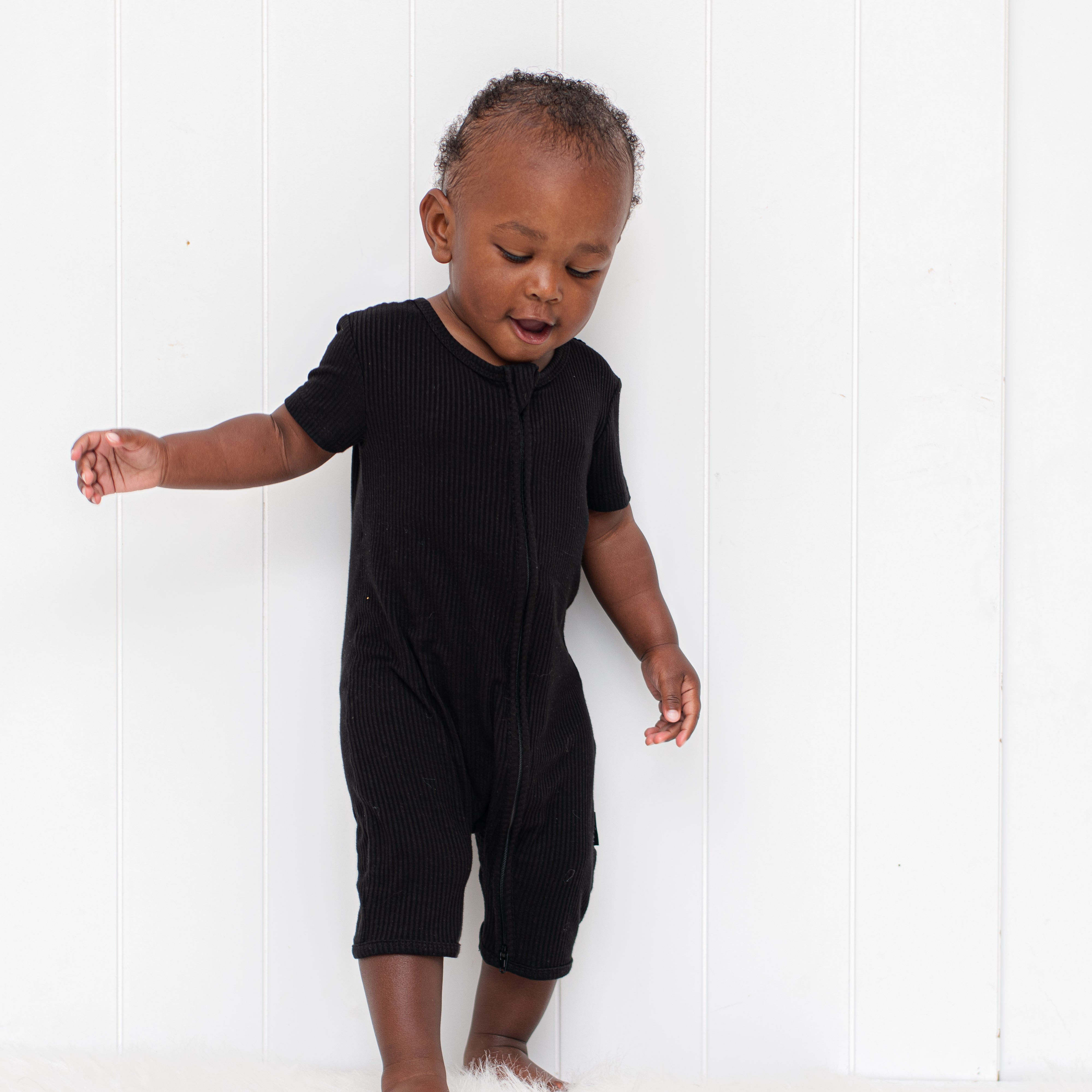 Midnight Ribbed Bamboo Short Sleeve Zip Romper – millie + roo