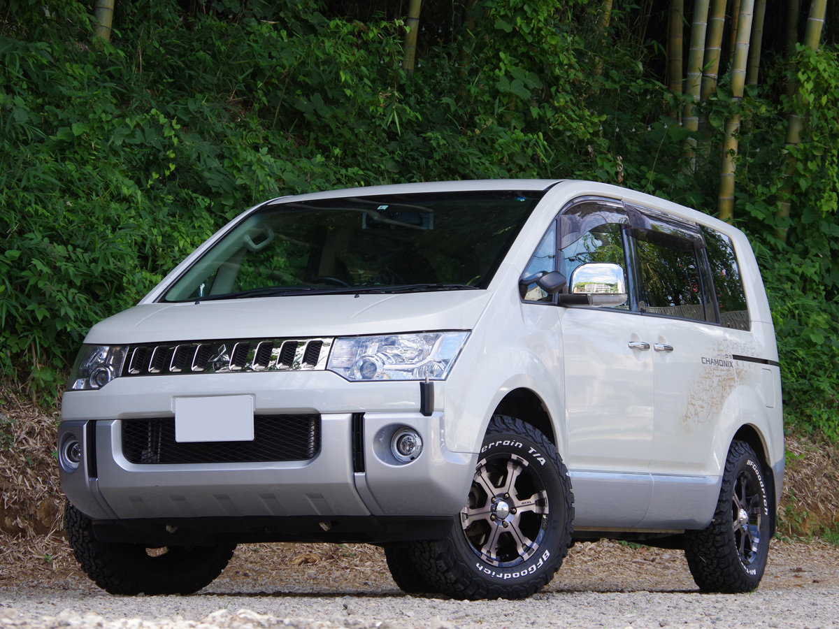 デリカD5 ホイール 人気 装着画像 | MKW