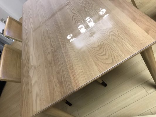 アクタスのダイニングテーブルに透明マットを敷いた写真集 | 透明