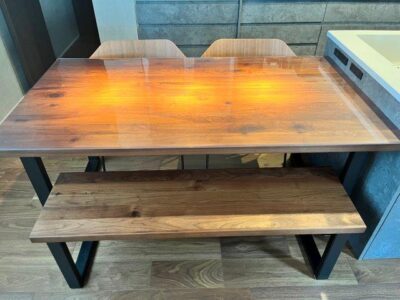 アクタス FJ DINING TABLEにテーブルマットを敷いた事例 | 透明