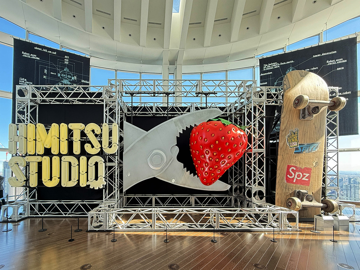 スピッツ、初の大規模展が開催 ― 「SPITZ,NOW! ～ロック大陸の物語展