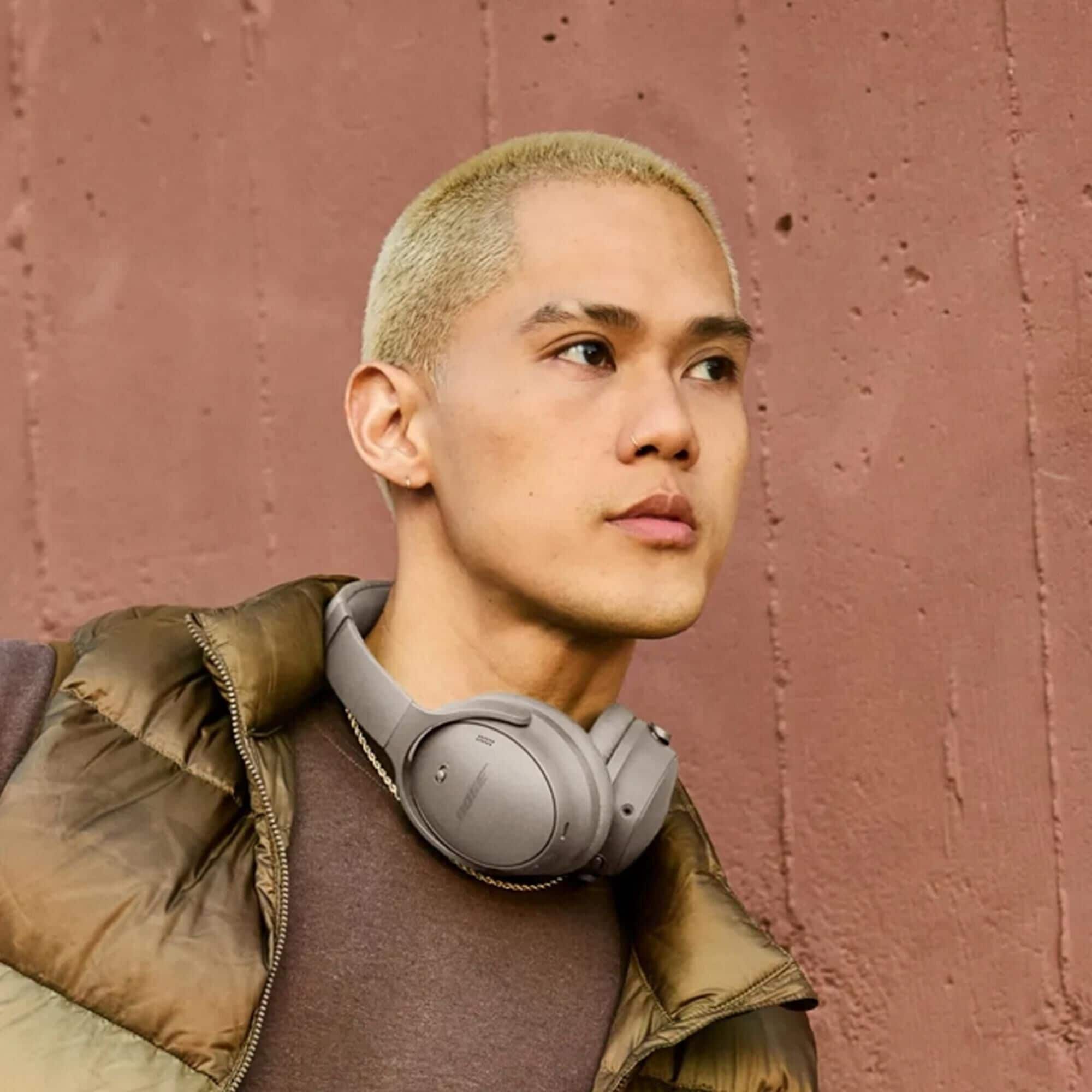 Bose QuietComfort Over-the-Ear Headphones in Sandstone