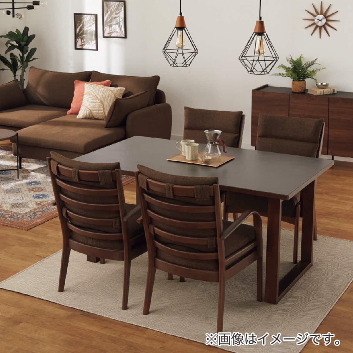 ソファのような座り心地のポケットコイルダイニングチェア(N