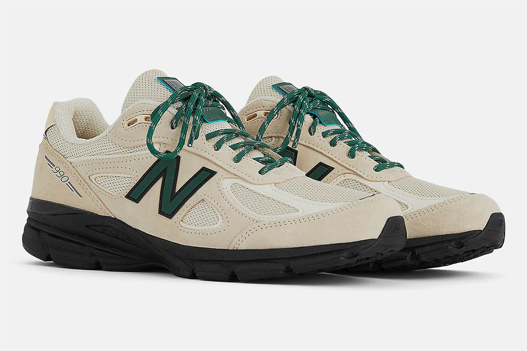 New Balance 990v4 