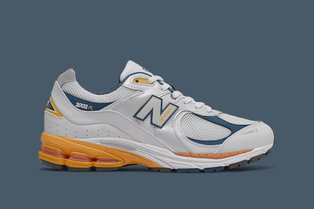New Balance 2002R 