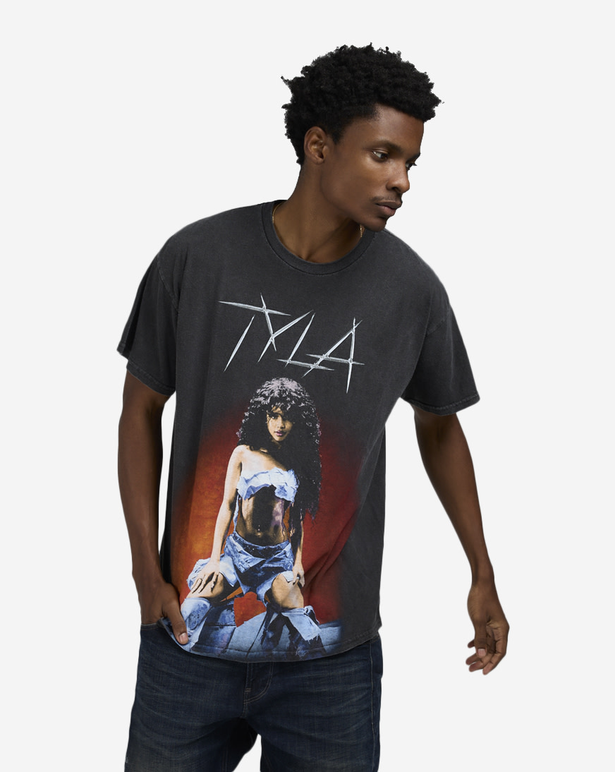 Shop Ceremony Of Roses Tyla Tee TYL24HTTS02 black | SNIPES USA