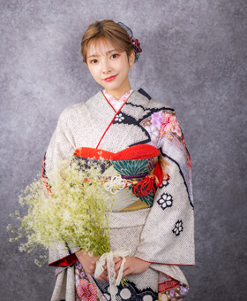 white-gry-furisode1s-1.jpg