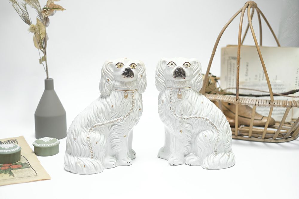 ヴィンテージ スタッフォードシャードッグ・ペア 陶器の置物 犬 | 雑貨