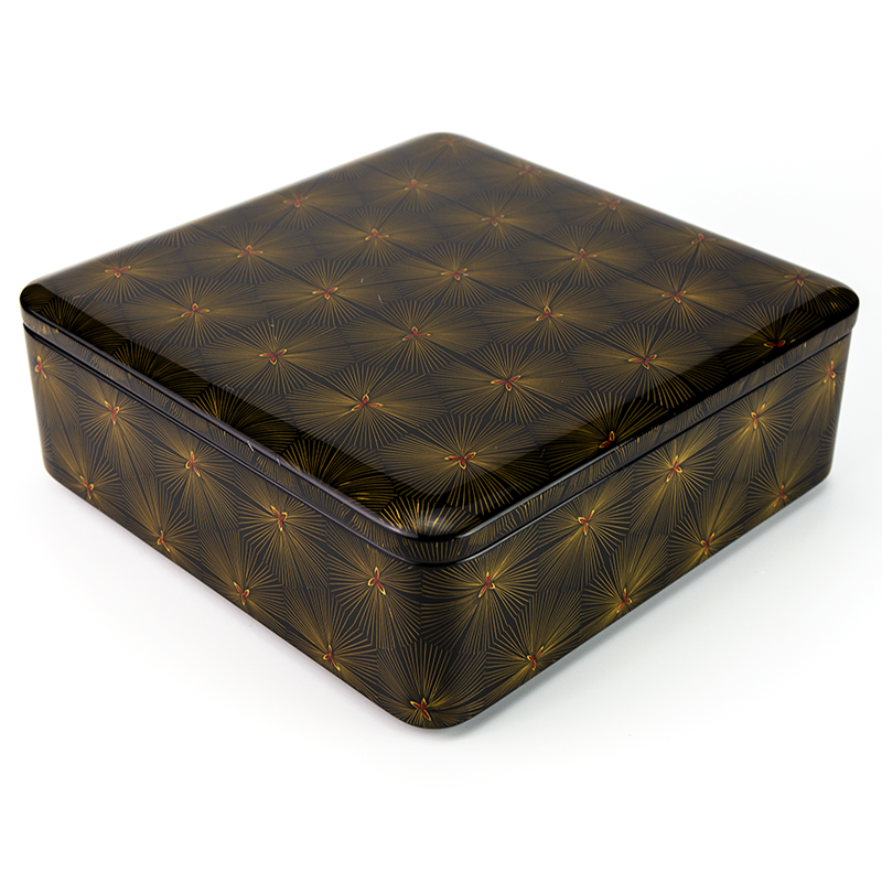 重箱弁当箱-【沈金】亀甲松 黒内朱 一段重（21.3×21.3×高さ72.0cm