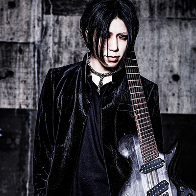 葵 the GazettE - Strictly 7 Guitars 日本公式サイト | 島村楽器