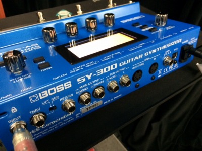 簡単接続のギターシンセBOSS SY-300は今月27日発売！ご予約受付中