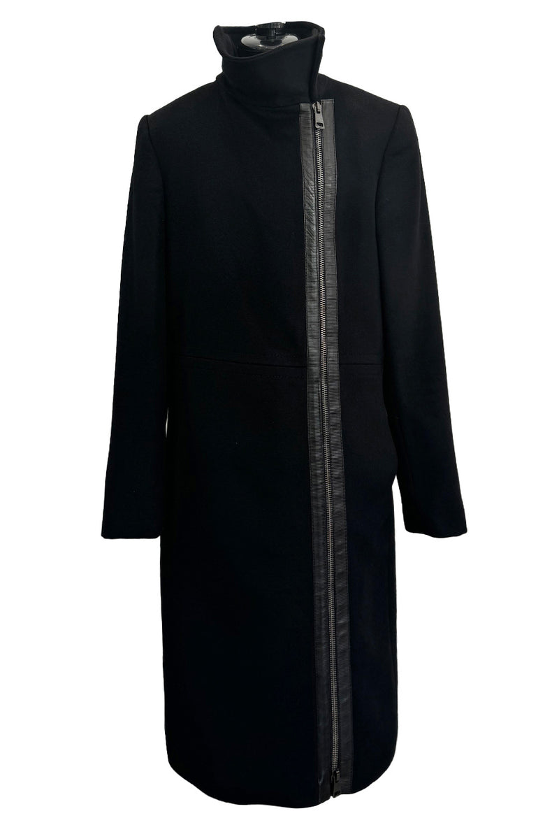 Minimalist Fall 2001 Gucci by Tom Ford Runway Look 21 Cashmere