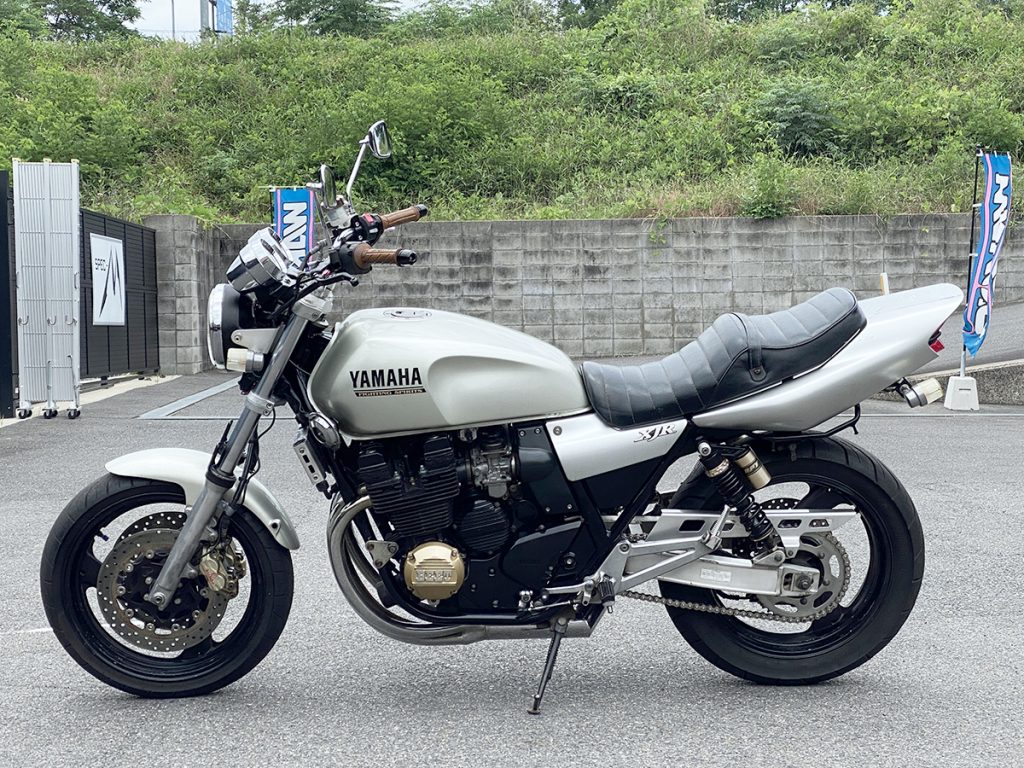 中古バイク YAMAHA XJR400R｜4HM – 京都のバイクショップSPEC-M