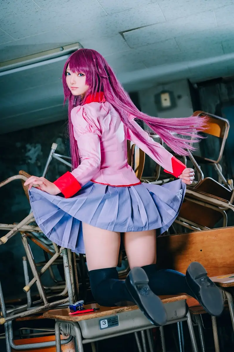 美穂『化物語』戦場ヶ原ひたぎのコスプレ写真を公開 - スポニチ