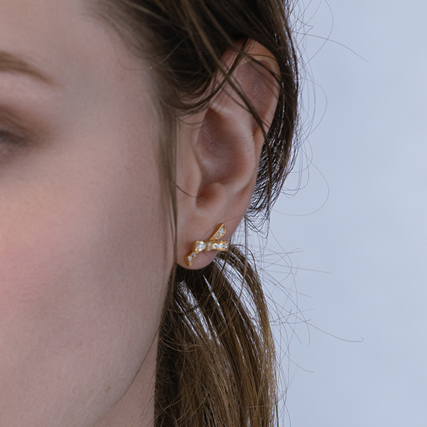 DIAMOND BOW PIERCED EARRINGS(1ZP0943)K18 ピアス｜スタージュエリー