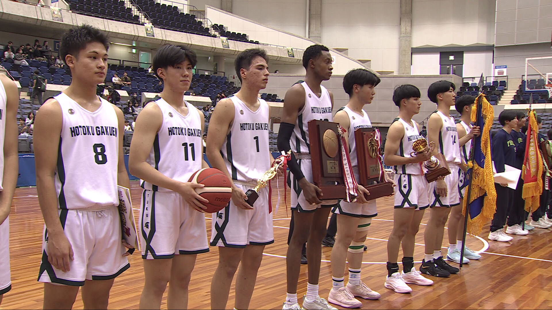 高校バスケ ウインターカップ県予選決勝 男子は報徳学園 女子は三田松