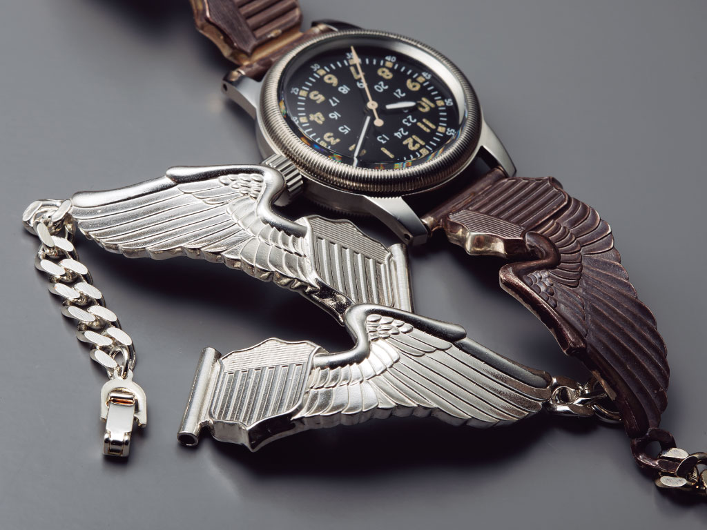 50年代のパイロットウィングブレスレットを再現】名作ミリタリー