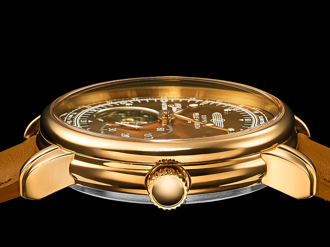 赤煉瓦色が美しい、100周年記念“オープンハートオートマティック