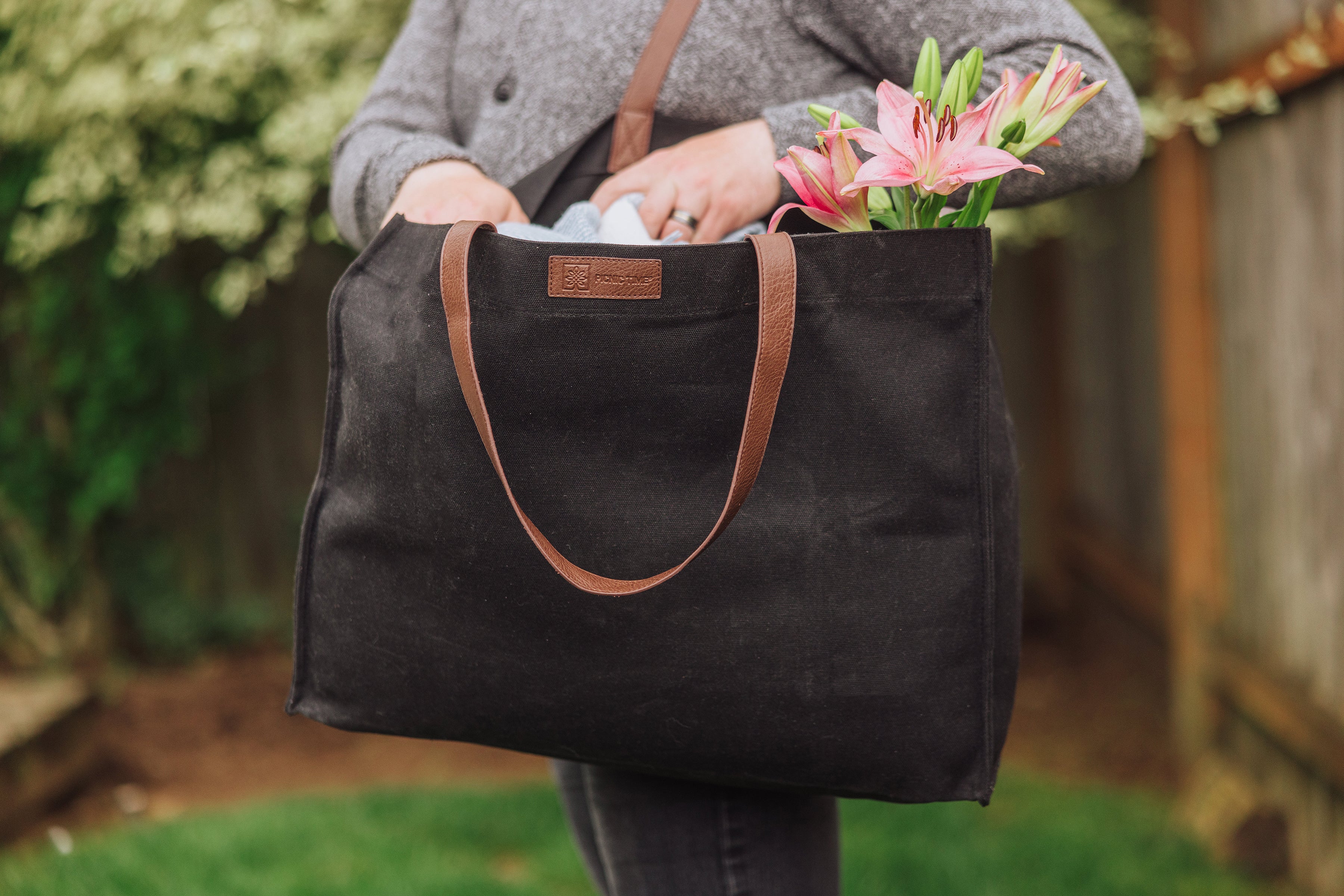 Market Waxed Canvas Tote with Leatherette Handles – PICNIC TIME
