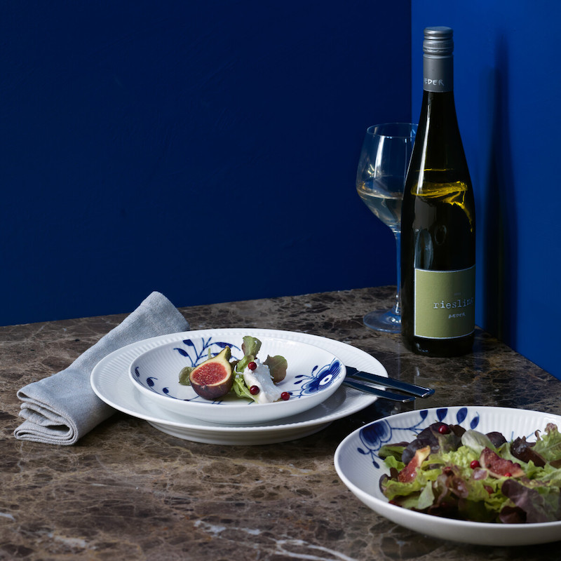 ブルーフルーテッド メガ ディーププレート 20cm|ロイヤル