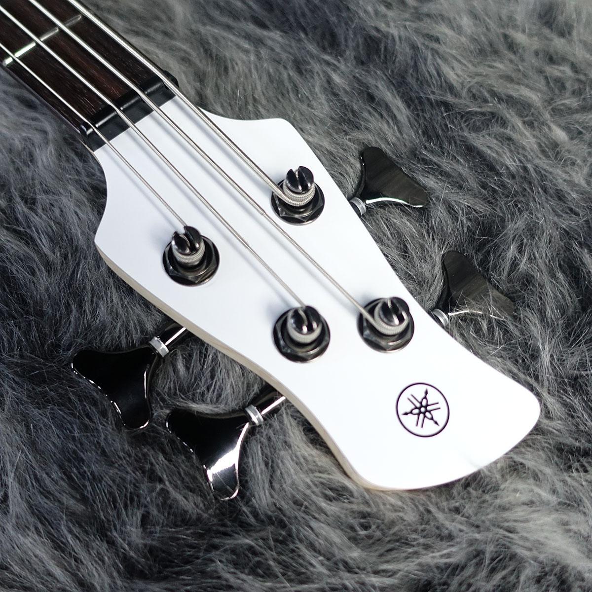 ぬーいー様リクエストYAMAHA TRBX304 ホワイト Brand New Yamaha TRBX304 4-string White — New York Music Emporium