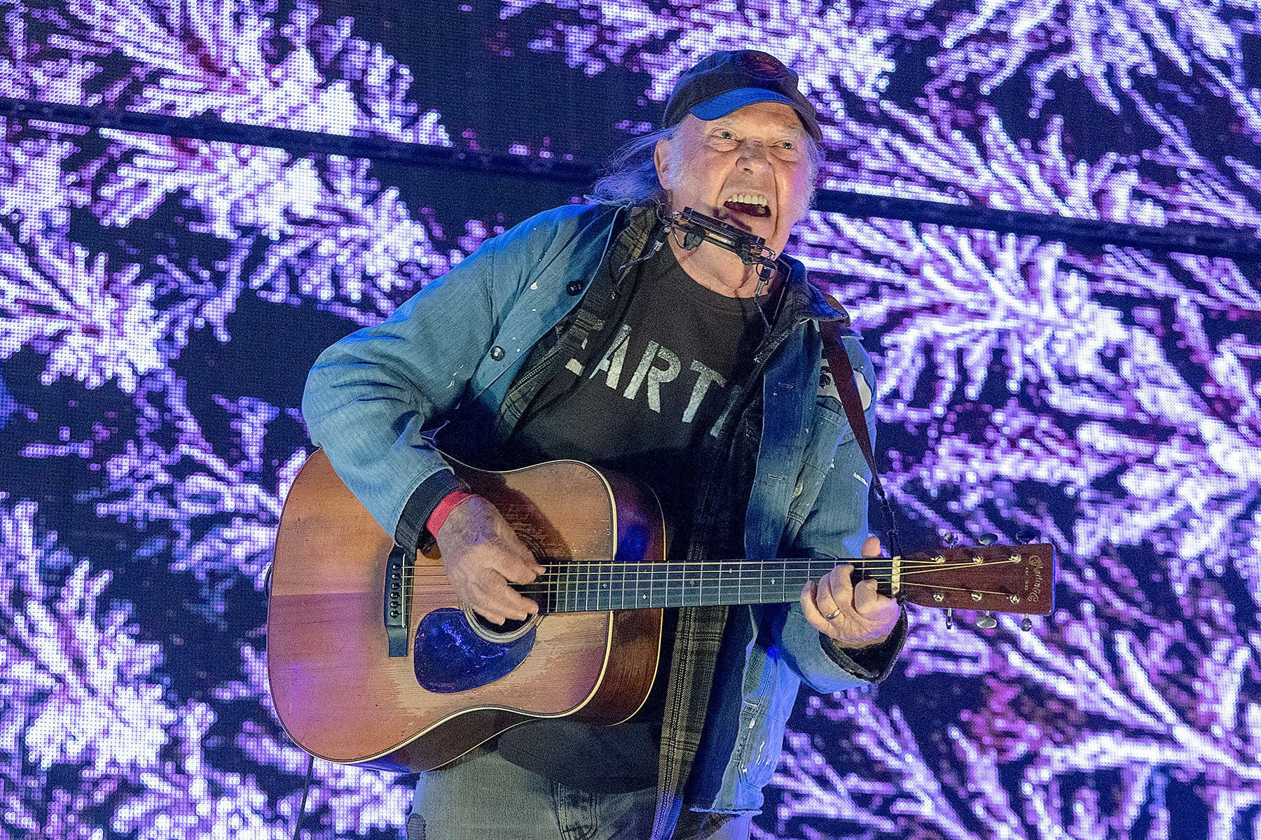 Neil Young to Perform Lost 'Cortez The Killer' Verses on Summer Tour