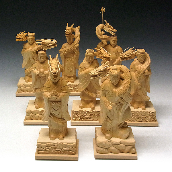 桧/檜(ヒノキ) 八大竜王・八大龍王(はちだいりゅうおう) 高さ29cm(持物