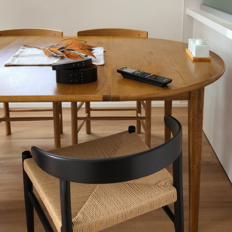 わたしの愛用品-folk round arm / ブラックを取り入れたダイニング