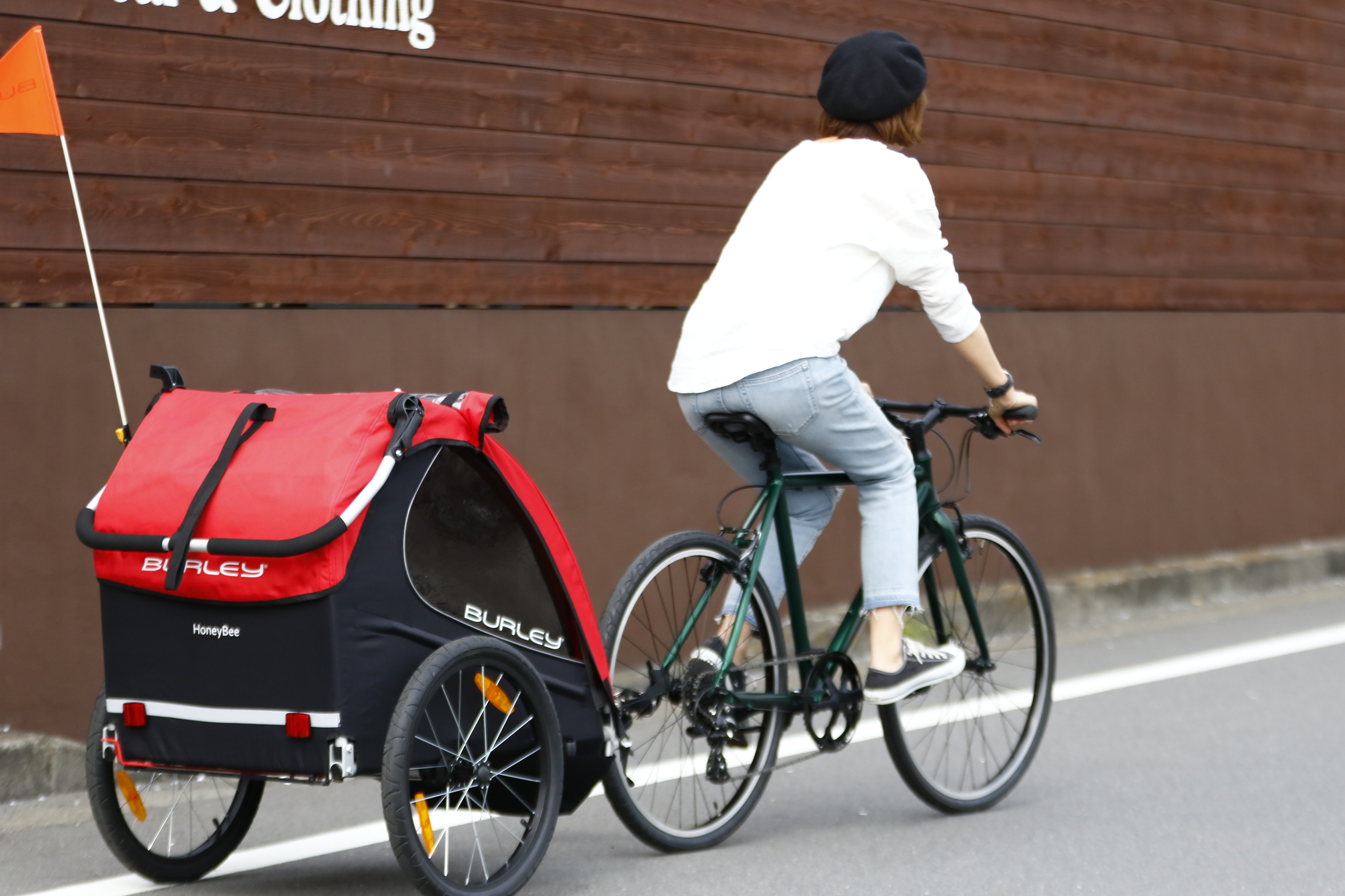自転車に子供を乗せるチャイルドシートとチャイルドトレーラーの違いと