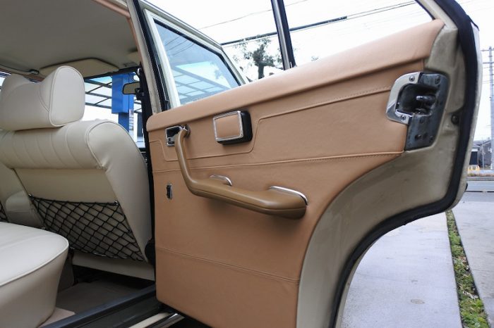 メルセデスベンツ W114 W115 ドア内張り 張替え 内装張替え 内装