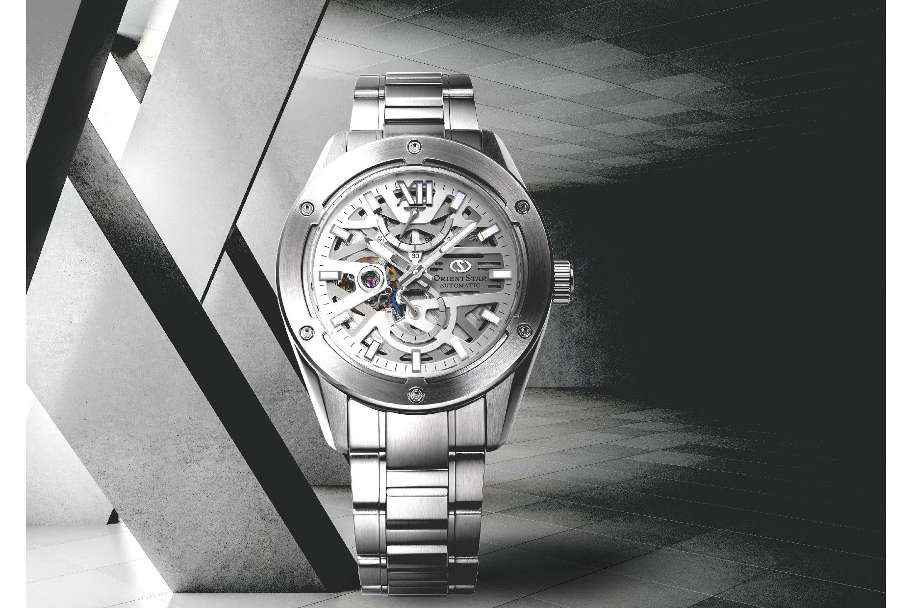 オリエントスター、最新ムーブメント搭載「アバンギャルドスケルトン