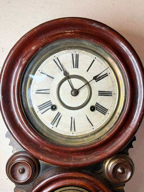 昔懐かしいアンティーク柱時計をお届け|WATERBURY