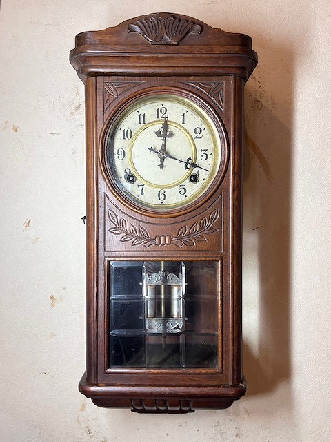 昔懐かしいアンティーク柱時計をお届け|WATERBURY