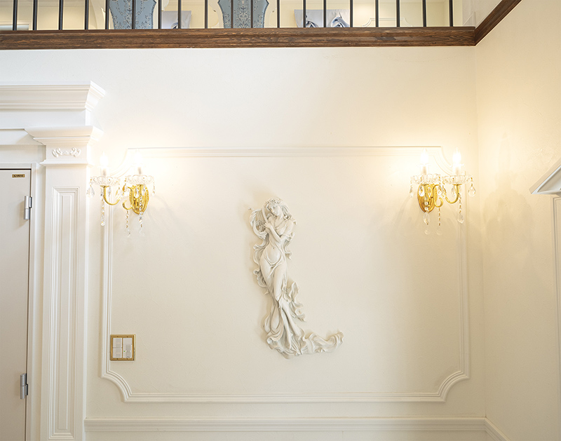 ヴィクトリアン調」と「ロココ調」家具の違いは？