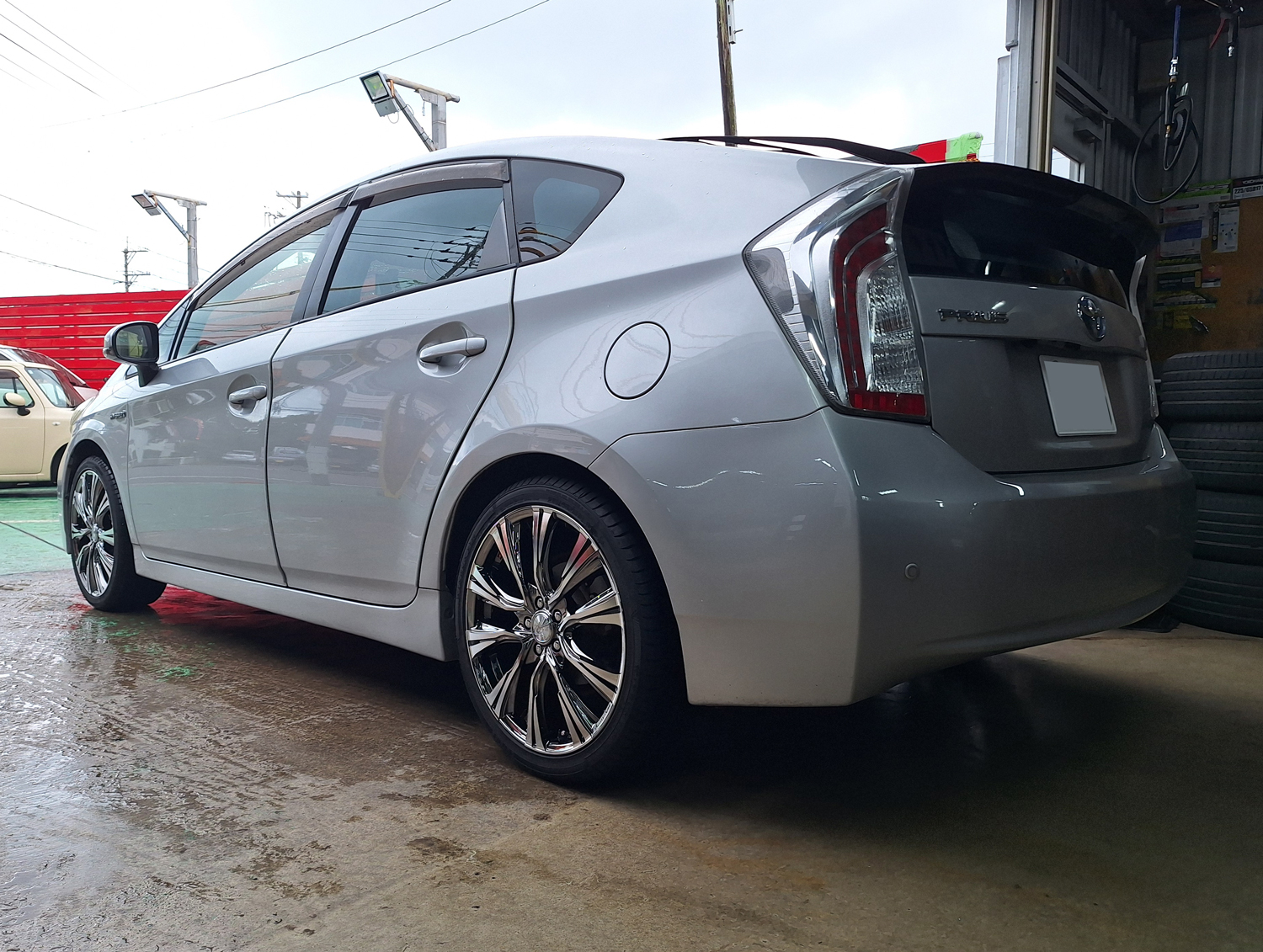 トヨタ プリウス LEONIS VR 18×7J WINRUN 215/40R18｜ホイール・タイヤ
