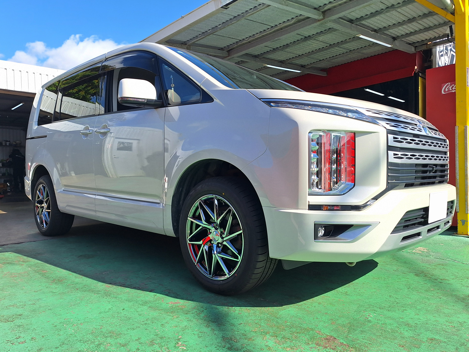 デリカ -DELICA-｜ホイール・タイヤならホイールガレージ