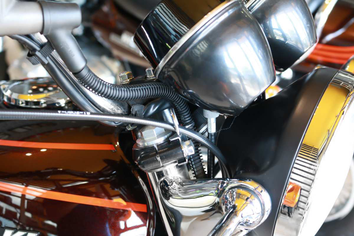KAWASAKI Z1/Z2を形作る部位について【ブレーキ ホース編】 | 【PMC
