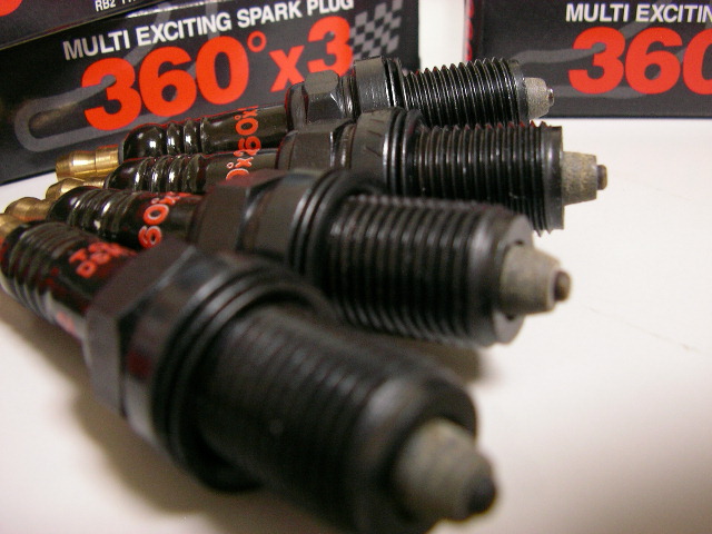 一般乗用車の多くに対応する汎用マルチスパークプラグ「D5RIIx2