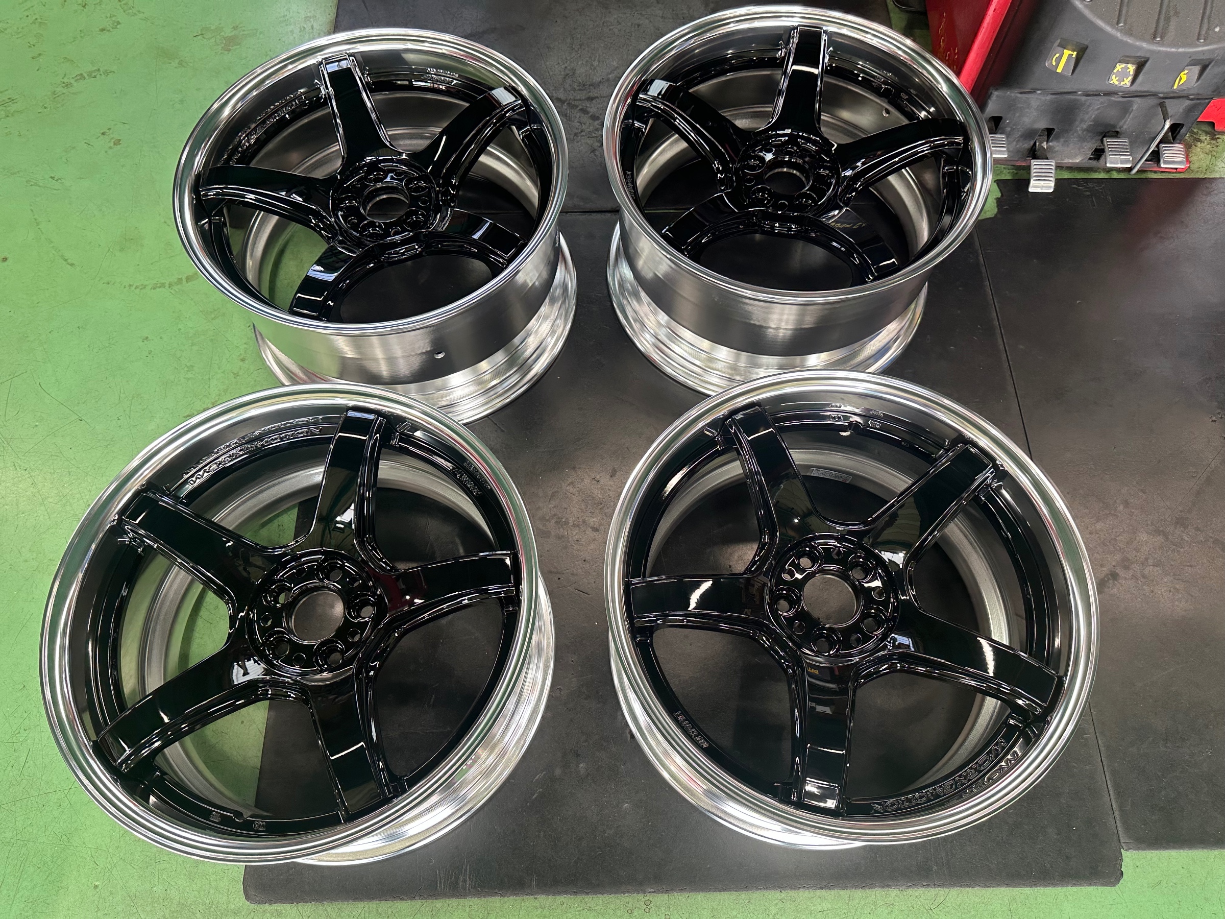 スバルBRZ ZC6にWORK EMOTION T5R 2P ブラックカラー18インチ取り付け