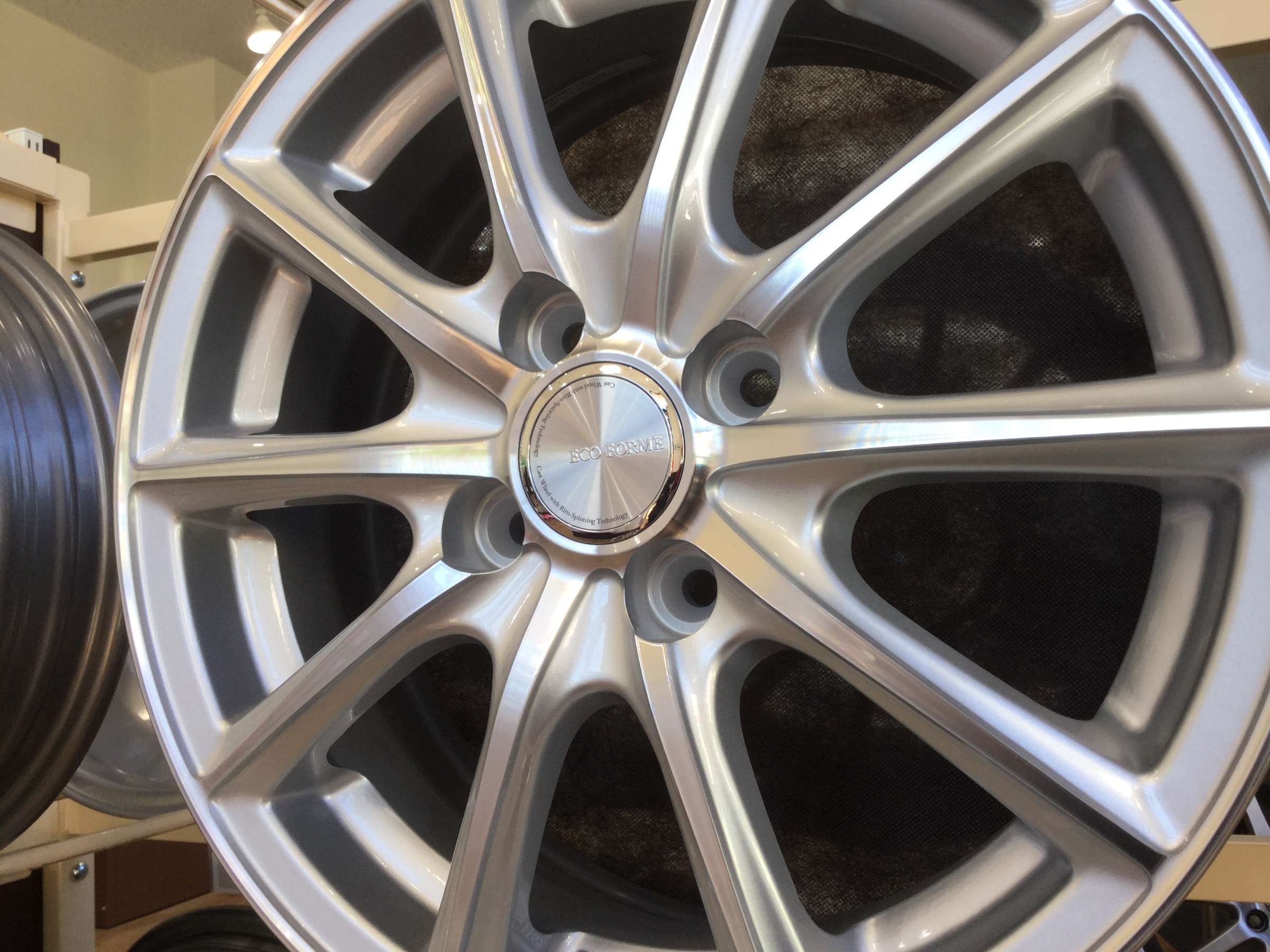 ブリヂストン エコフォルム CRS15 | 店舗おススメ情報 | タイヤ館 葉山