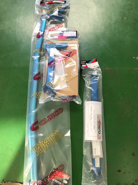 クスコ ストラットバー パワーブレース装着 オデッセイ RC-1 | 店舗お