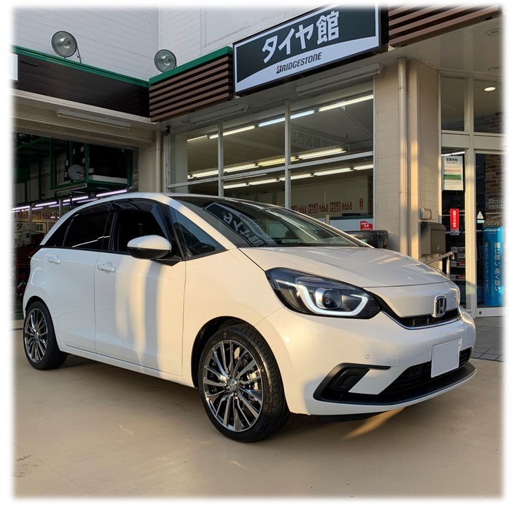新型FIT(GR系)を17インチにインチアップ | 店舗おススメ情報 | タイヤ