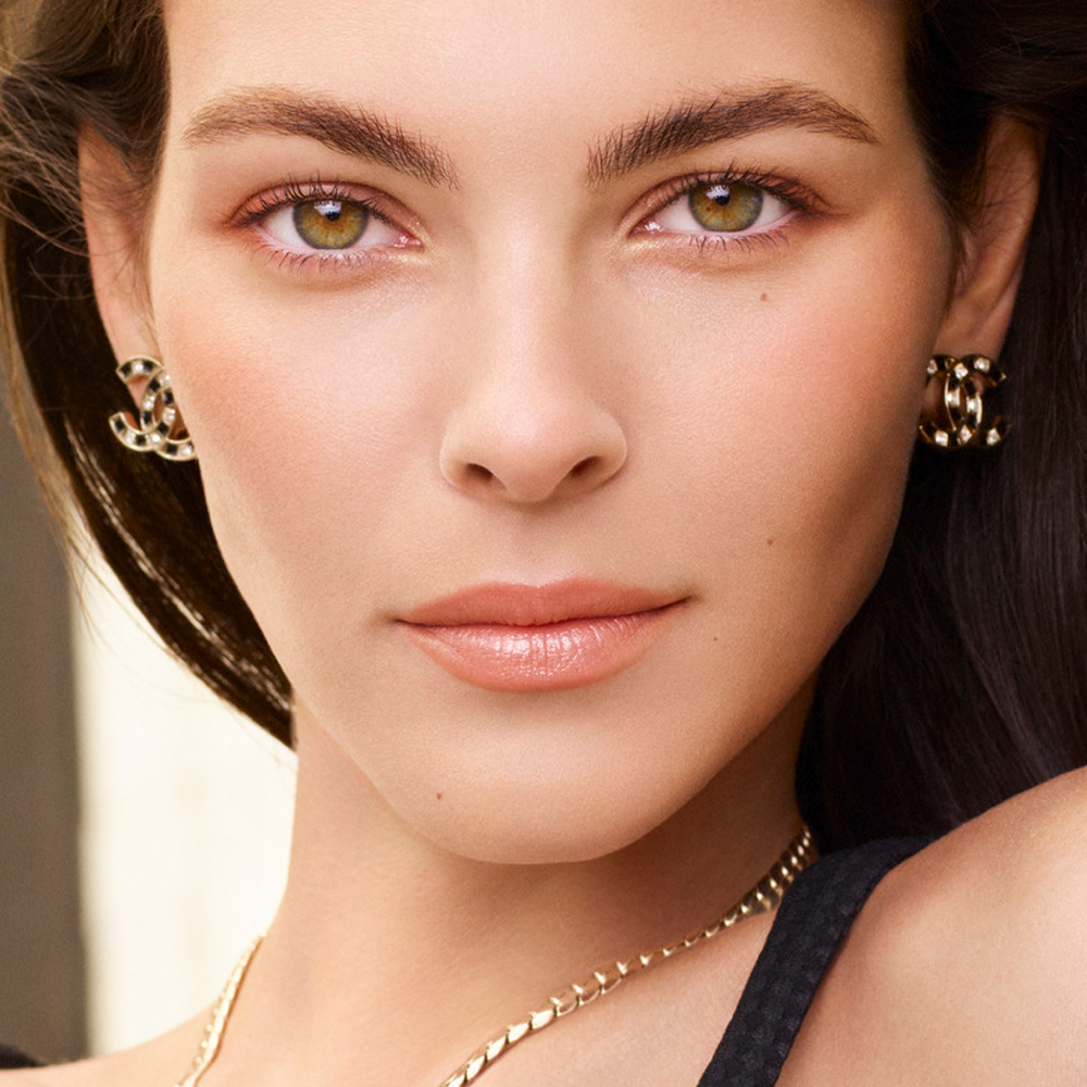 CHANEL 【数量限定】レ ベージュ ヘルシー ゴールデン グロウ パウダー